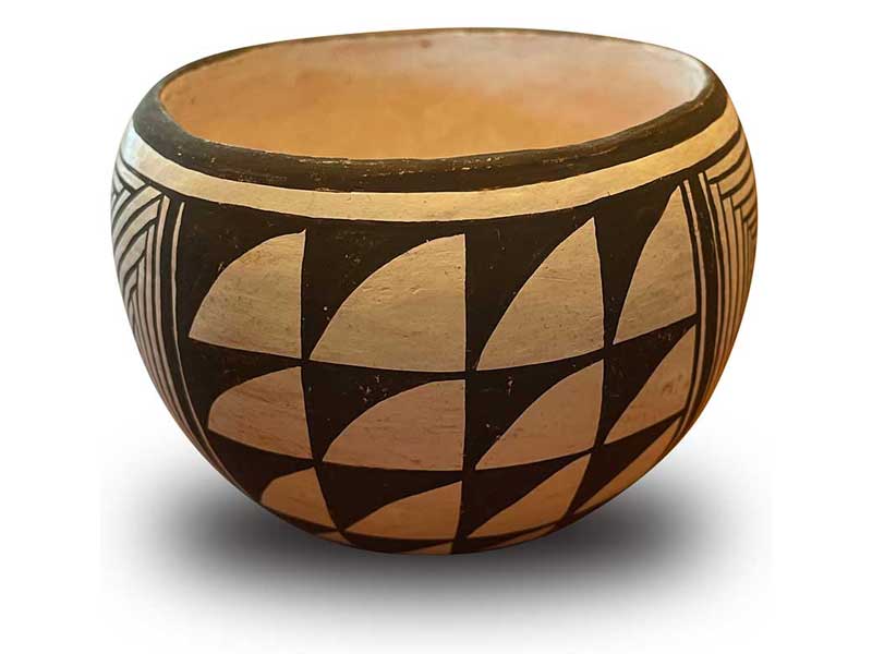 Small Acoma jar with simple, geometric design